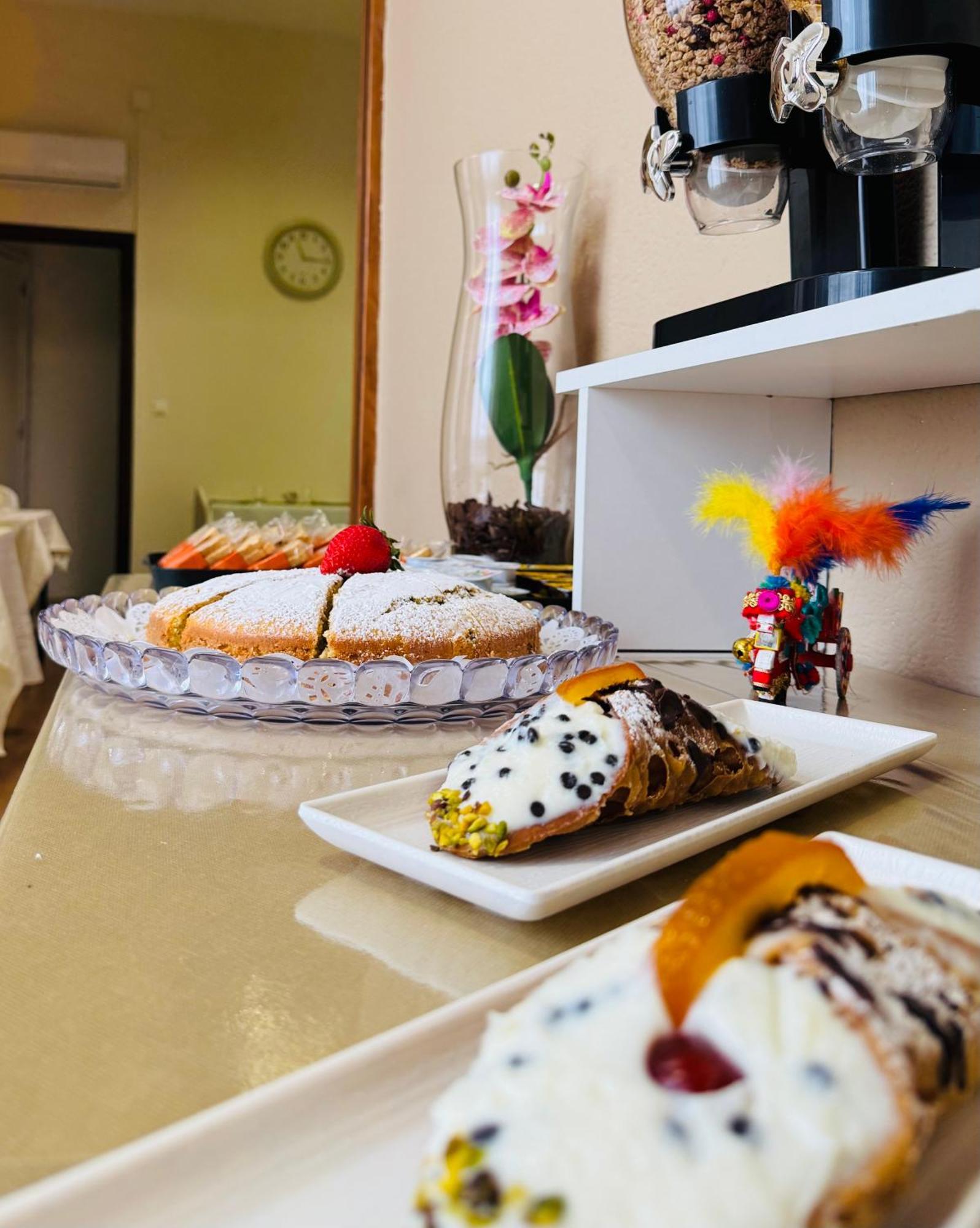 Crispi 120 Rooms New Opening Palermo Bagian luar foto